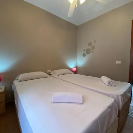 Three Bedroom With Beautiful Pool In South Of Tenerife In Biltmore 산미겔데아보나