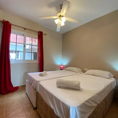 Three Bedroom With Beautiful Pool In South Of Tenerife In Biltmore