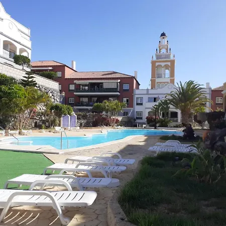 Three Bedroom With Beautiful Pool In South Of Tenerife In Biltmore 아파트 *