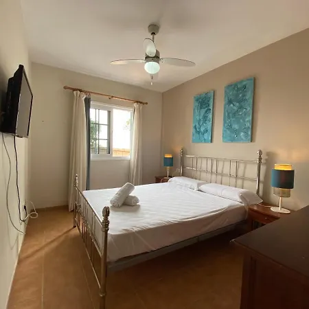 아파트 Three Bedroom With Beautiful Pool In South Of Tenerife In Biltmore