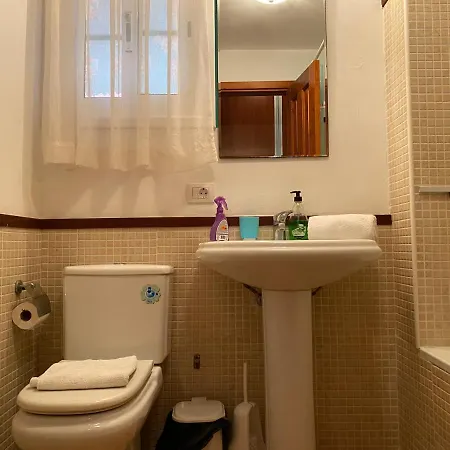 Three Bedroom With Beautiful Pool In South Of Tenerife In Biltmore