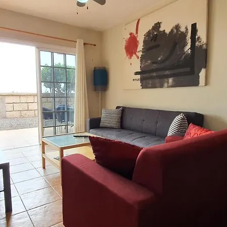 Three Bedroom With Beautiful Pool In South Of Tenerife In Biltmore