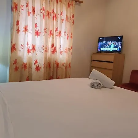 Three Bedroom With Beautiful Pool In South Of Tenerife In Biltmore *